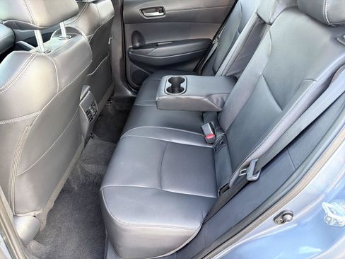 Used 2025 Toyota Corolla Cross XLE FWD image 19