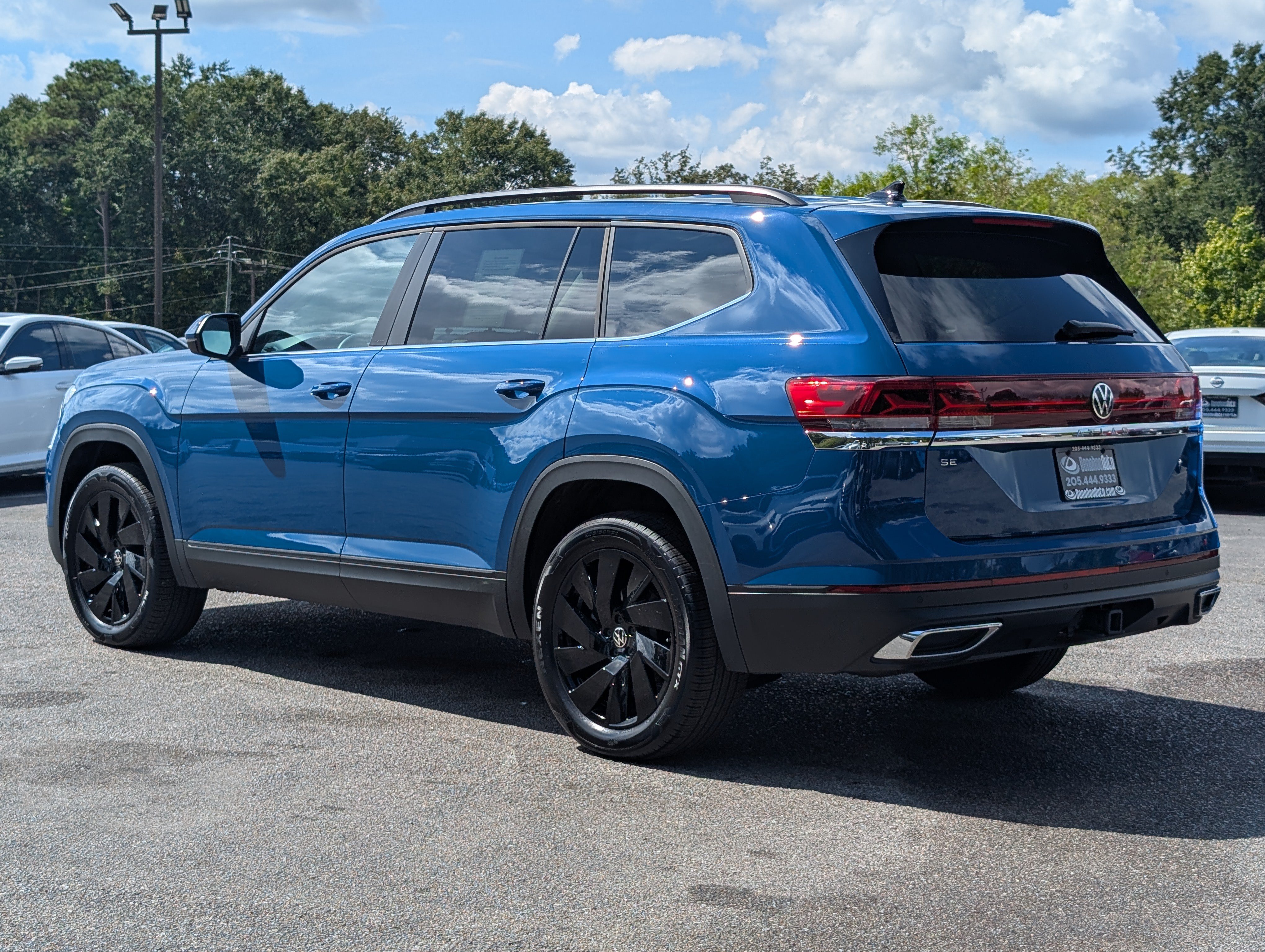 Used 2026 Volkswagen Atlas SE FWD image 7