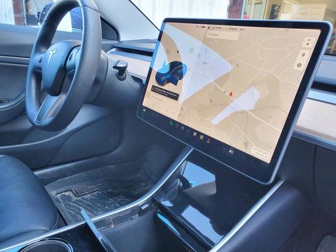 Used 2020 Tesla Model 3 Long Range image 21