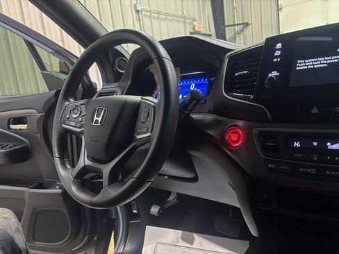 Used 2022 Honda Pilot Sport image 18