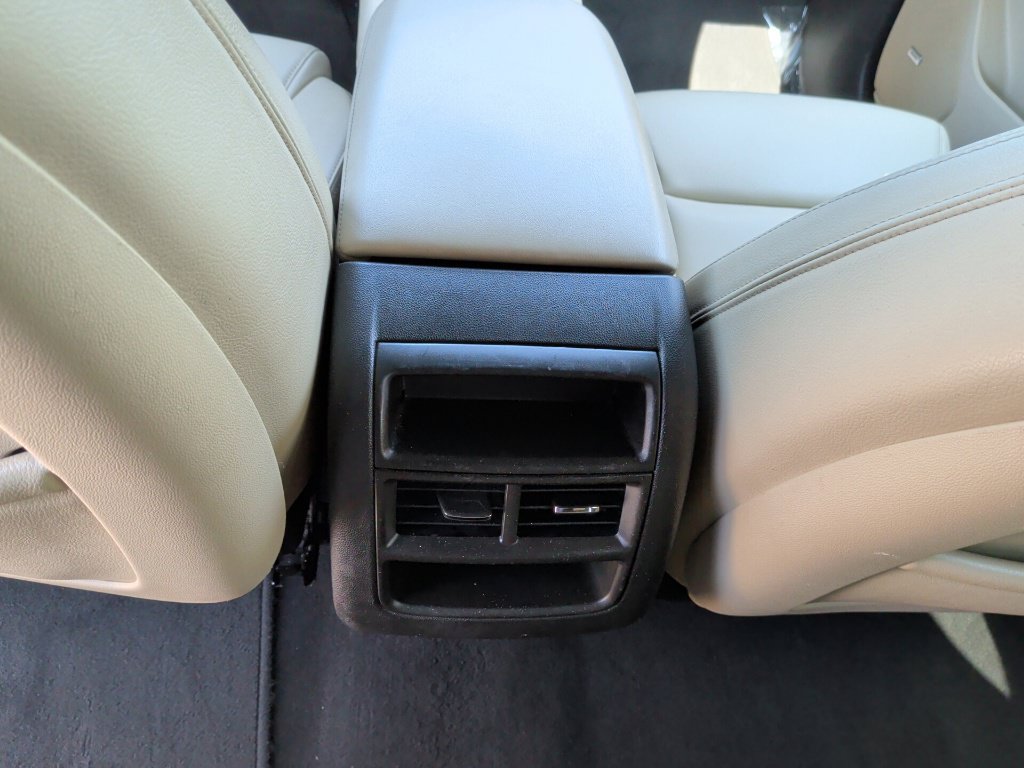 Used 2019 Cadillac XT5 FWD image 34