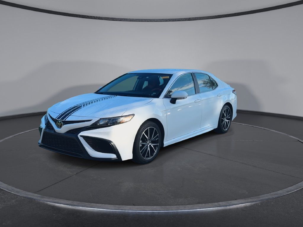 Used 2023 Toyota Camry SE FWD image 4