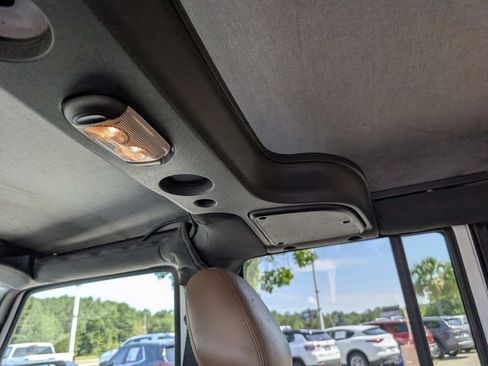 Used 2017 Jeep Wrangler Unlimited Sahara w/ Dual Top Group AWD/4WD image 20