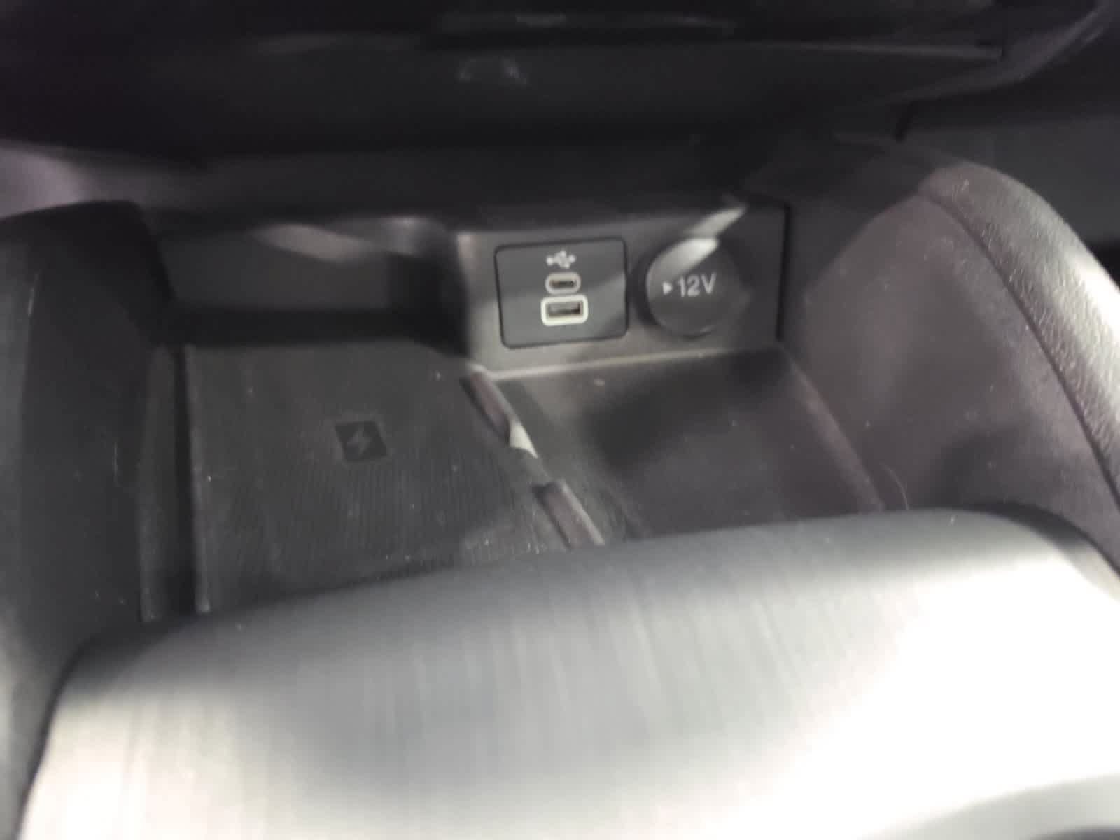 Used 2024 Ford Escape Platinum w/ Class II Trailer Tow Package AWD/4WD image 25