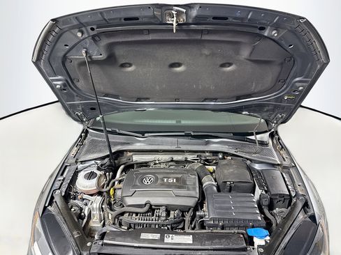 Used 2017 Volkswagen Golf S image 26