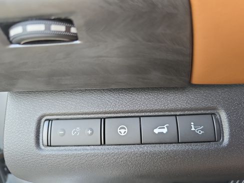 Used 2026 Nissan Pathfinder Platinum AWD/4WD image 28