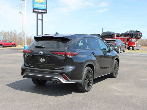 Used 2025 Toyota Highlander XSE image 9