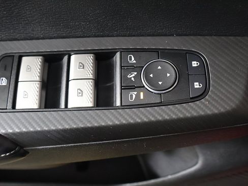 Used 2024 Mitsubishi Outlander SE image 39