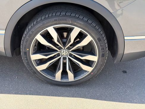 Used 2019 Volkswagen Tiguan SEL Premium R-Line AWD/4WD image 19