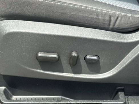 Used 2018 Ford Escape SE FWD image 18