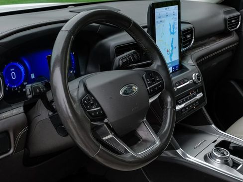 Used 2020 Ford Explorer Platinum w/ Premium Technology Package AWD/4WD image 20