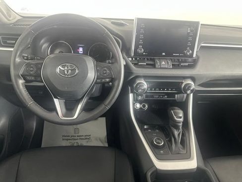 Used 2021 Toyota RAV4 XLE Premium AWD/4WD image 18