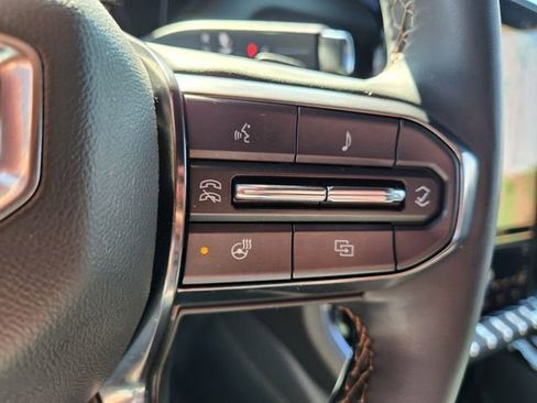 Used 2025 GMC Yukon AT4 w/ AT4 Premium Package image 39