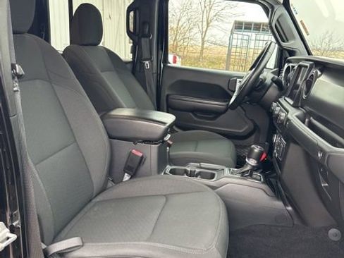 Used 2021 Jeep Gladiator Sport image 33