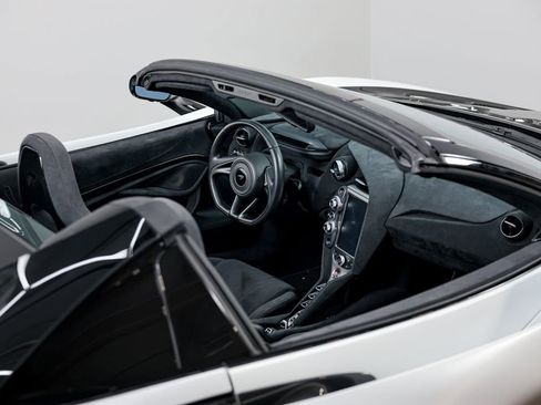 Used 2020 McLaren 720S Performance image 24