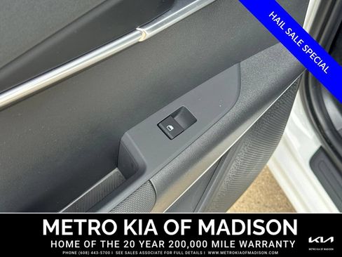 Used 2025 Kia Niro EX FWD image 31