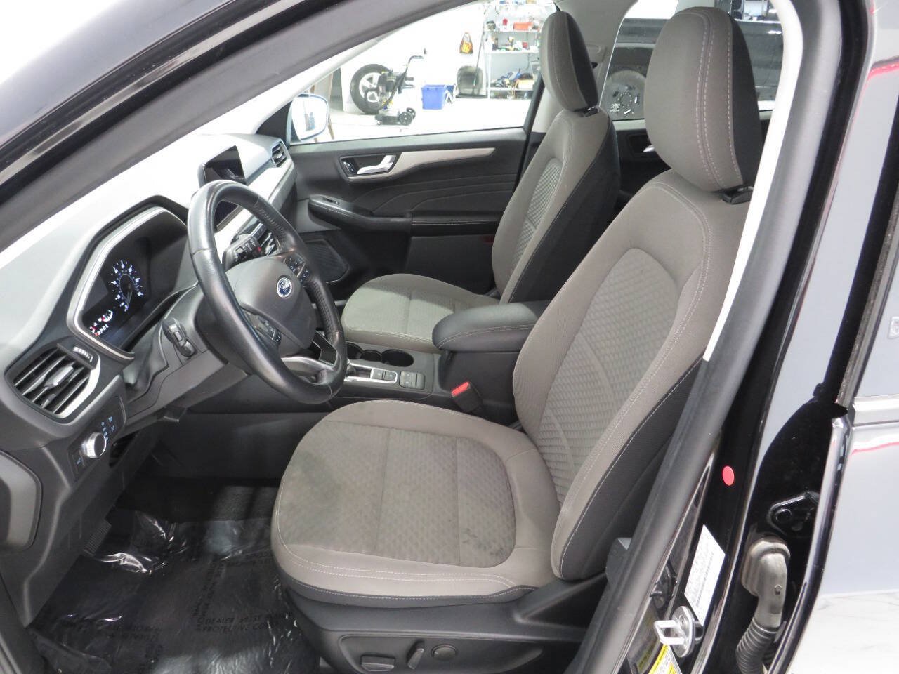 Used 2021 Ford Escape SE w/ Convenience Package FWD image 13