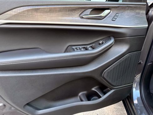 New 2025 Jeep Grand Cherokee Limited image 8