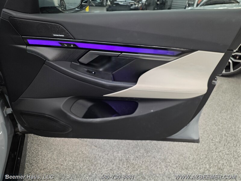 Used 2024 BMW i5 eDrive40i w/ M Sport Package RWD image 31