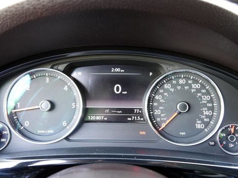 Used 2012 Volkswagen Touareg Sport AWD/4WD image 5