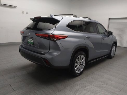 Used 2020 Toyota Highlander Limited image 9