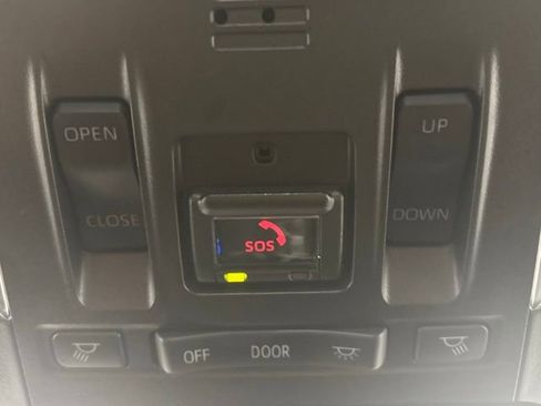 Used 2023 Toyota Highlander XSE FWD image 35