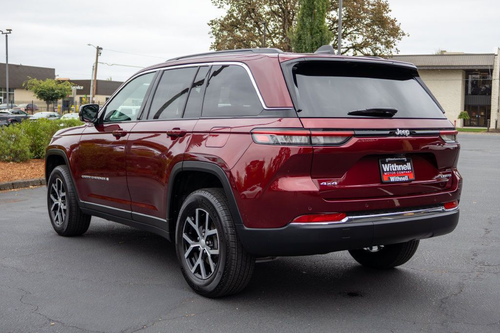 Used 2025 Jeep Grand Cherokee Limited AWD/4WD image 9