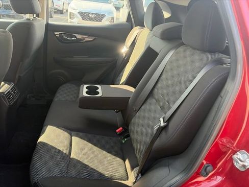 Used 2019 Nissan Rogue Sport SV FWD image 21