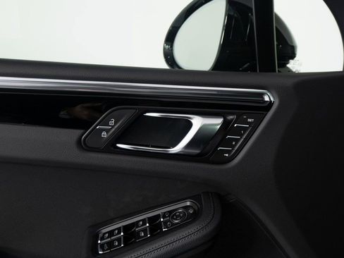 New 2026 Porsche Macan image 20
