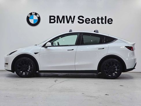 Used 2021 Tesla Model Y Long Range image 3