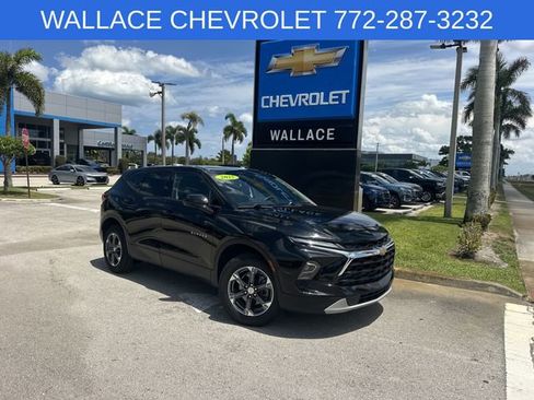 Used 2025 Chevrolet Blazer LT FWD image 1