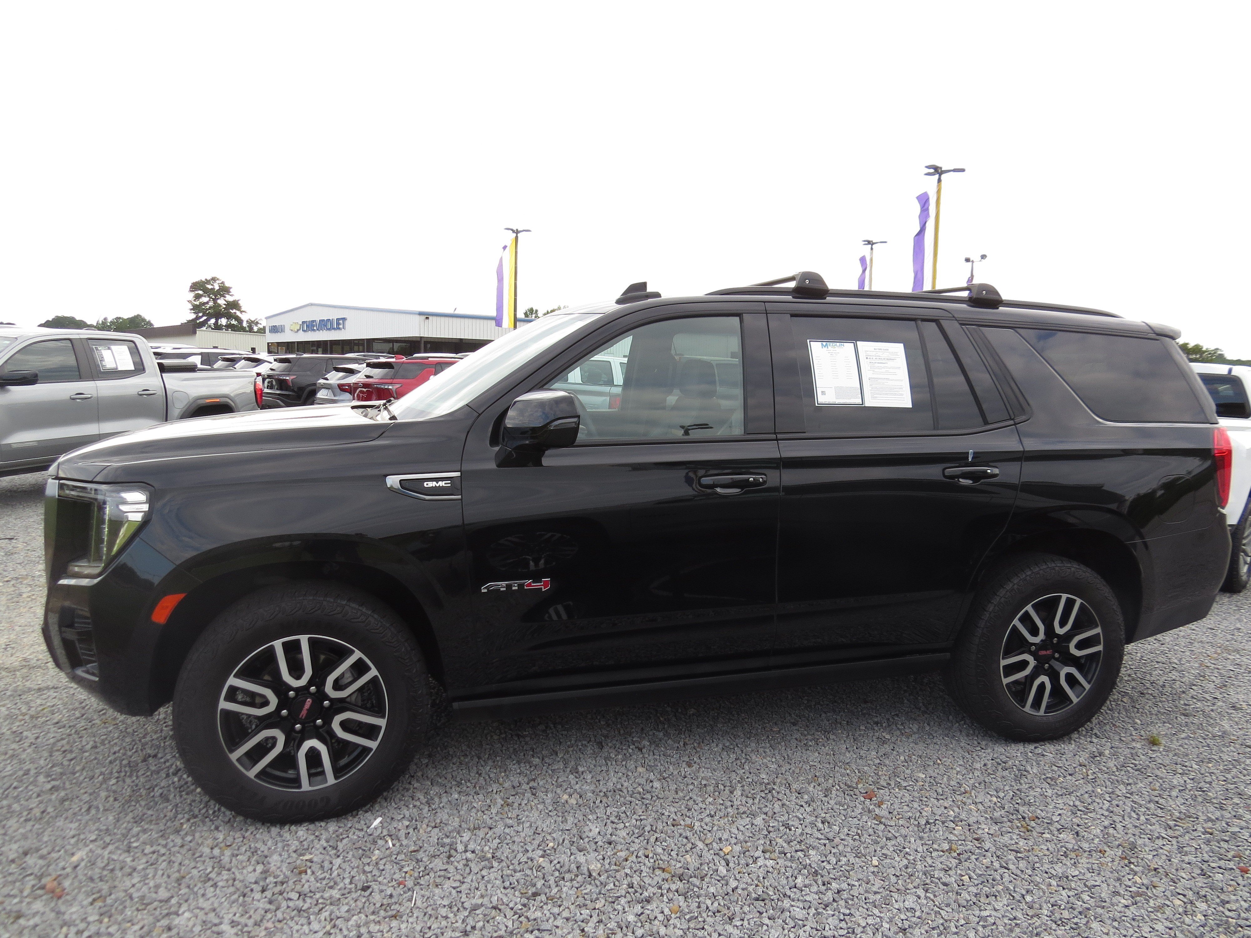 Used 2023 GMC Yukon AT4 AWD/4WD image 28