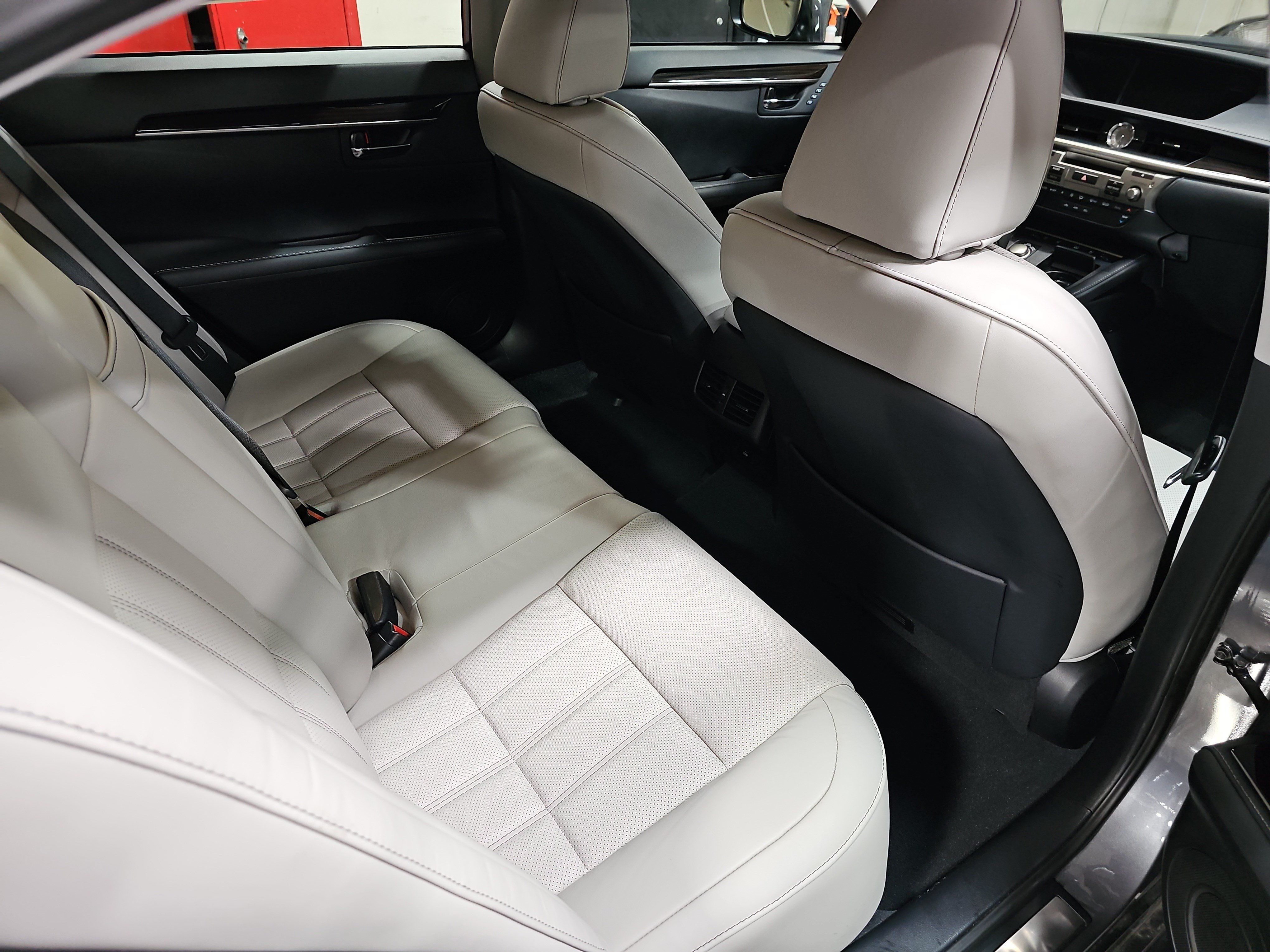 Used 2018 Lexus ES 350 w/ Luxury Package w/Wood Trim FWD image 11