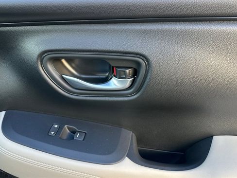 Certified 2025 Honda HR-V LX image 20