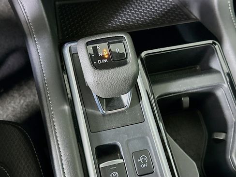 Used 2024 Nissan Pathfinder SV FWD image 24