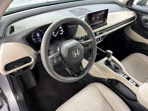 Certified 2023 Honda HR-V LX image 4