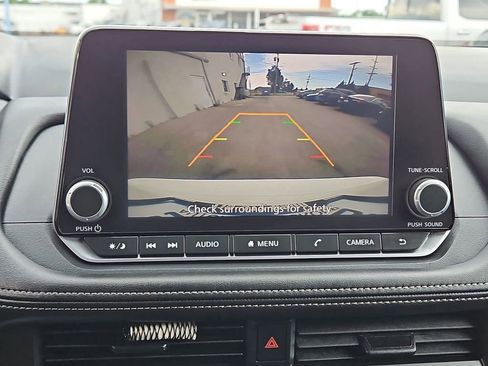 Used 2025 Nissan Rogue S image 16