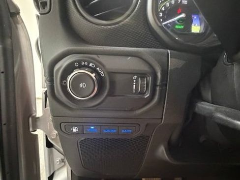 Used 2024 Jeep Wrangler Unlimited Rubicon 4xe AWD/4WD image 20