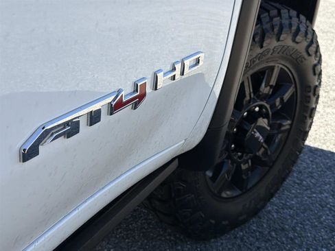 Used 2024 GMC Sierra 2500 AT4 w/ AT4 Premium Plus Package image 13