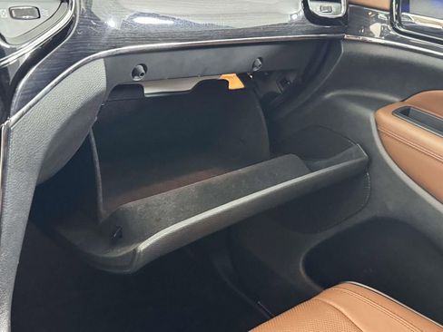 Used 2020 Jeep Grand Cherokee Overland AWD/4WD image 30