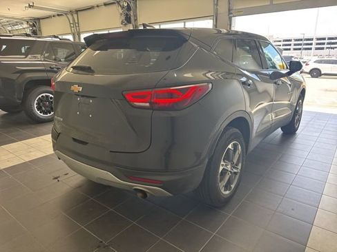 Used 2025 Chevrolet Blazer LT image 3