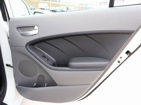 Used 2017 Kia Forte LX image 11