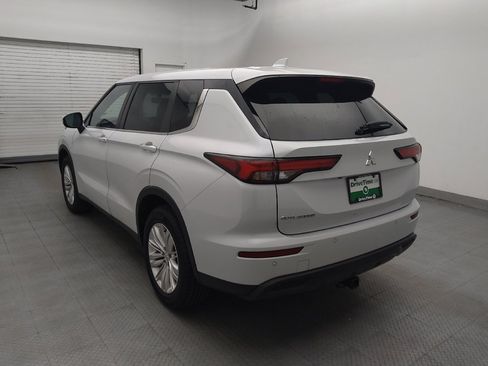 Used 2023 Mitsubishi Outlander ES FWD image 5