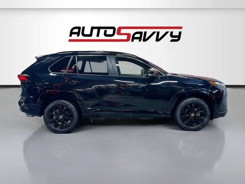 Used 2025 Toyota RAV4 SE w/ Convenience Package AWD/4WD image 8