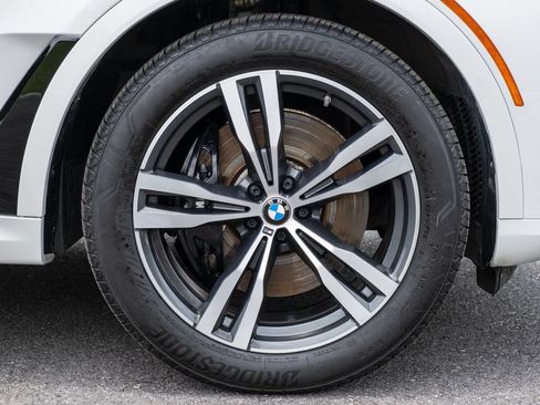 Used 2025 BMW X7 xDrive40i w/ M Sport Package AWD/4WD image 38