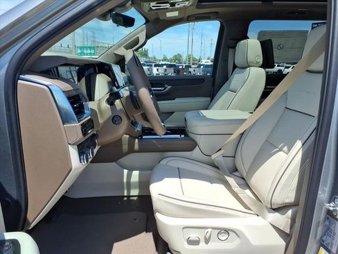 New 2026 GMC Yukon XL Denali w/ Denali Reserve Package AWD/4WD image 11