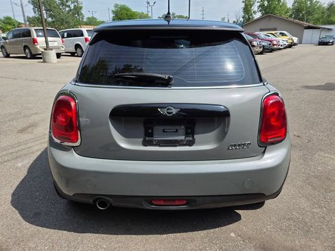 Used 2017 MINI Cooper 2-Door Hardtop FWD image 5