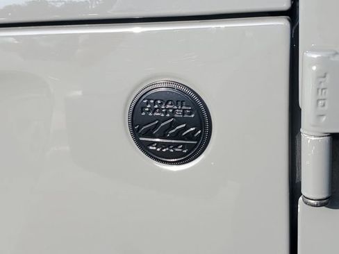 Used 2021 Jeep Gladiator Sport AWD/4WD image 6