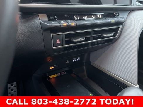 Used 2025 Toyota Camry SE image 25