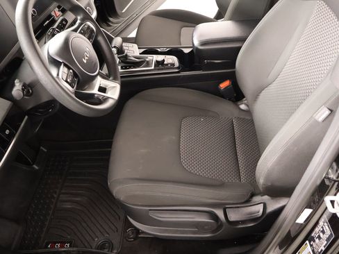 Used 2023 Kia Sportage LX image 10